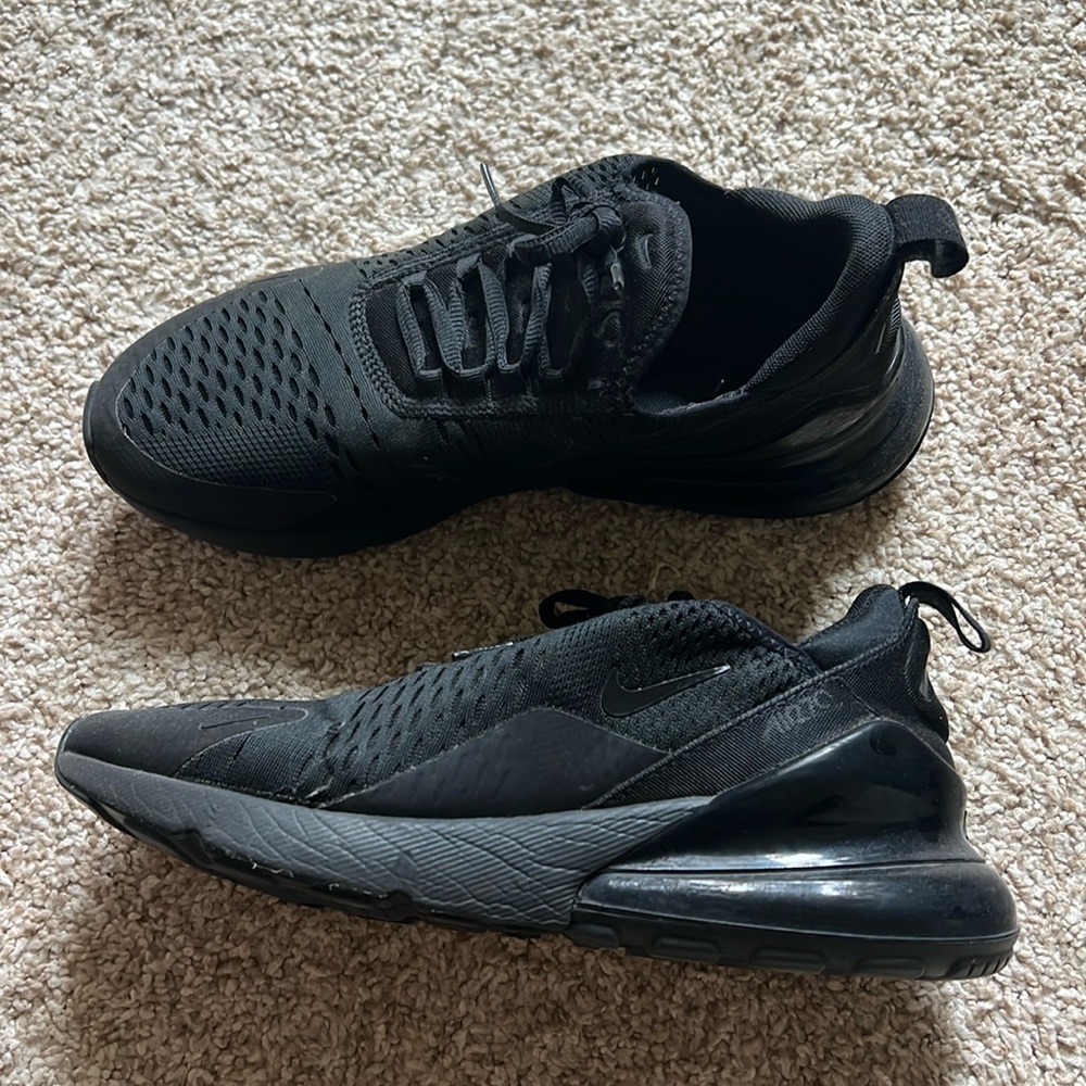 Womens Black Nike 270